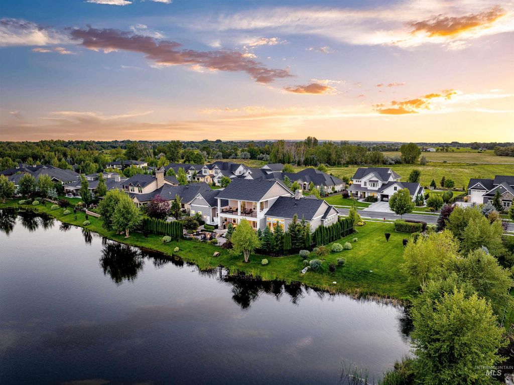 Photo of 900 S Brentbrook Ln, Eagle, ID 83616 (MLS # 98971252)