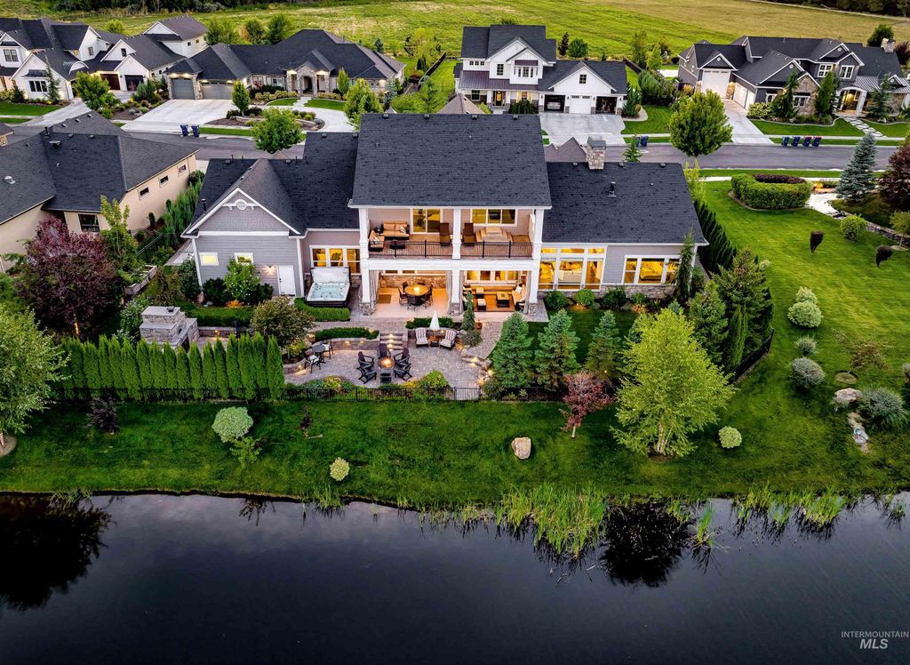 Photo of 900 S Brentbrook Ln, Eagle, ID 83616 (MLS # 98971252)