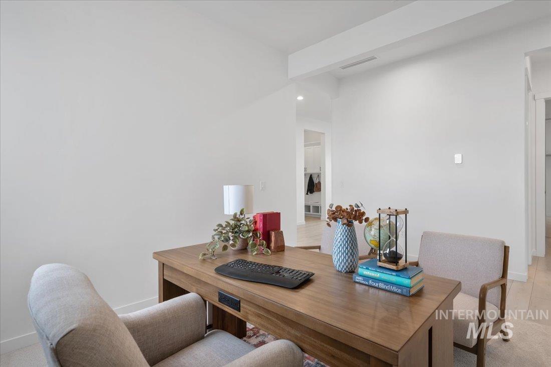 8716 S Wingspread Way