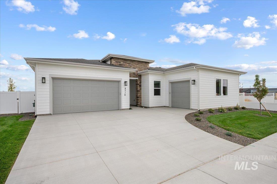 8716 S Wingspread Way