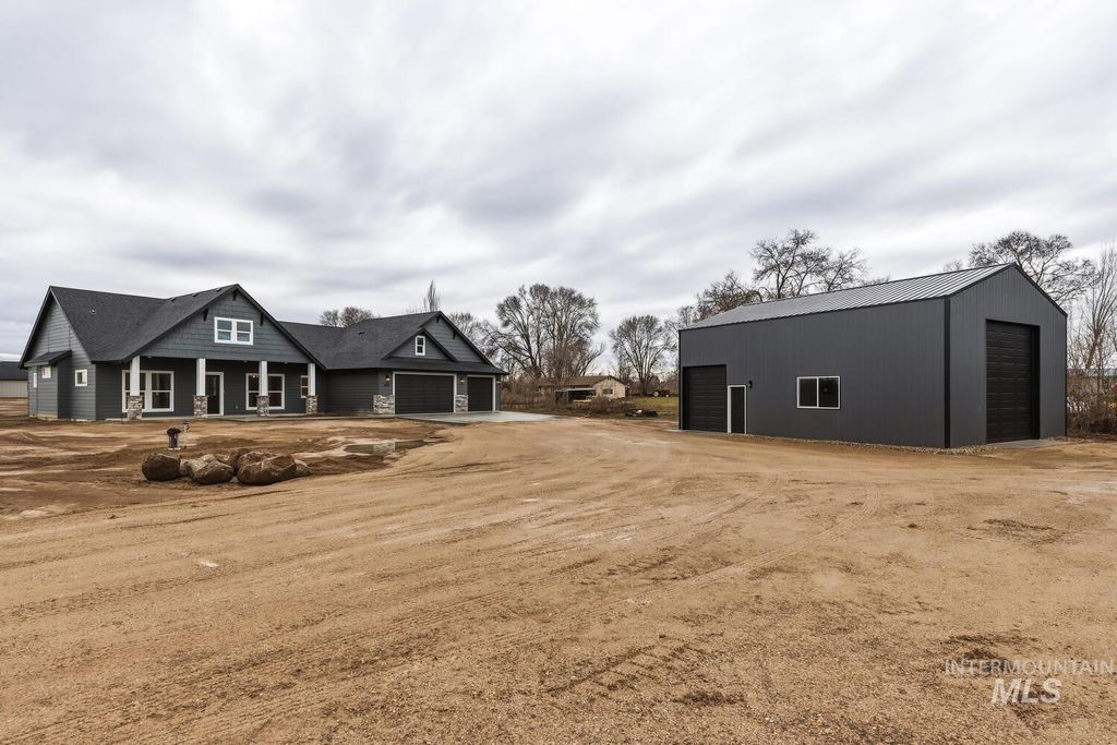 Photo of 4653 E Idaho St, New Plymouth, ID 83655 (MLS # 98976064)