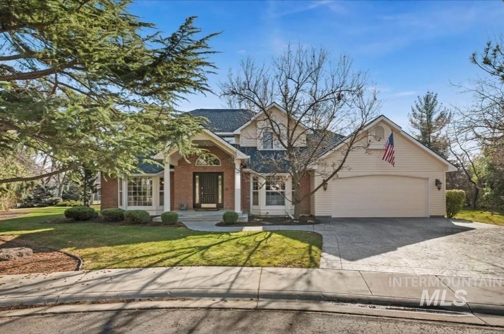 Photo of 395 E Woodlander Ct, Eagle, ID 83616 (MLS # 98975290)