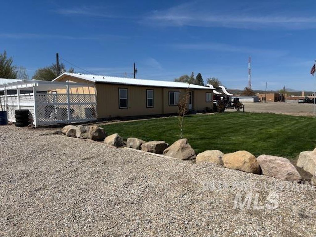 Photo of 17052 Pershall St, Murphy, ID 83650 (MLS # 98943289)