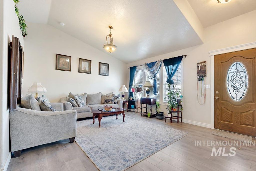 Photo of 1010 Jonathan St, Fruitland, ID 83619 (MLS # 98935816)