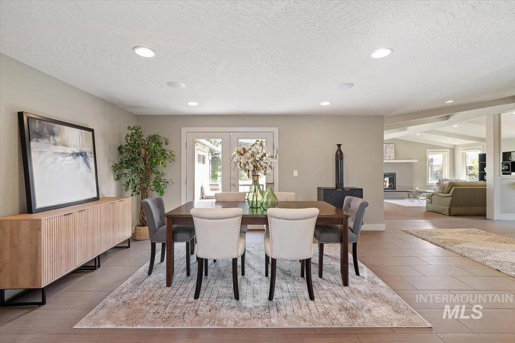 Photo of 709 E Braemere Rd, Boise, ID 83702 (MLS # 99000927)