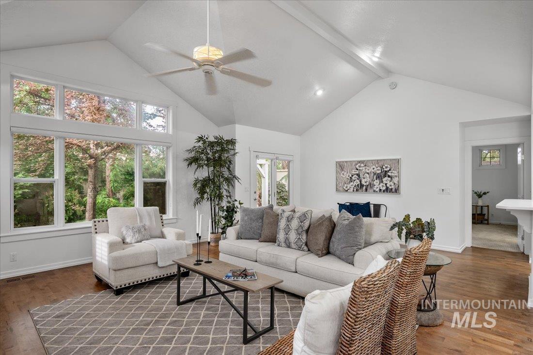 66 W Colchester Drive