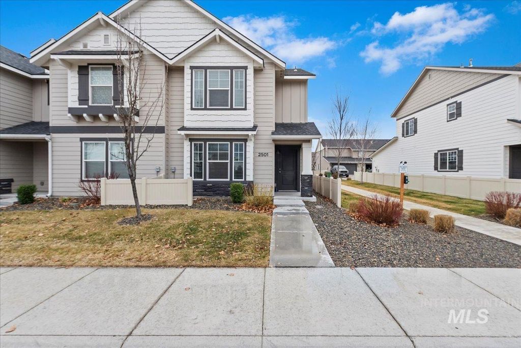 Photo of 2501 E Goldstone St, Meridian, ID 83642 (MLS # 98975729)