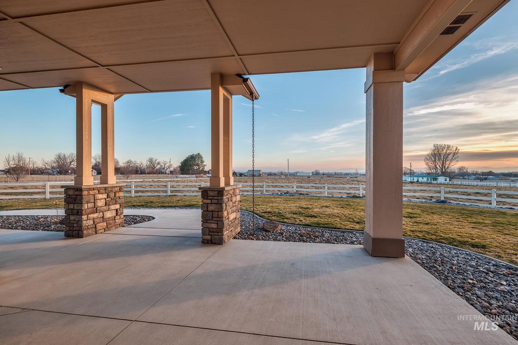 Photo of 6916 E Brindle Point Dr, Nampa, ID 83687 (MLS # 98973273)