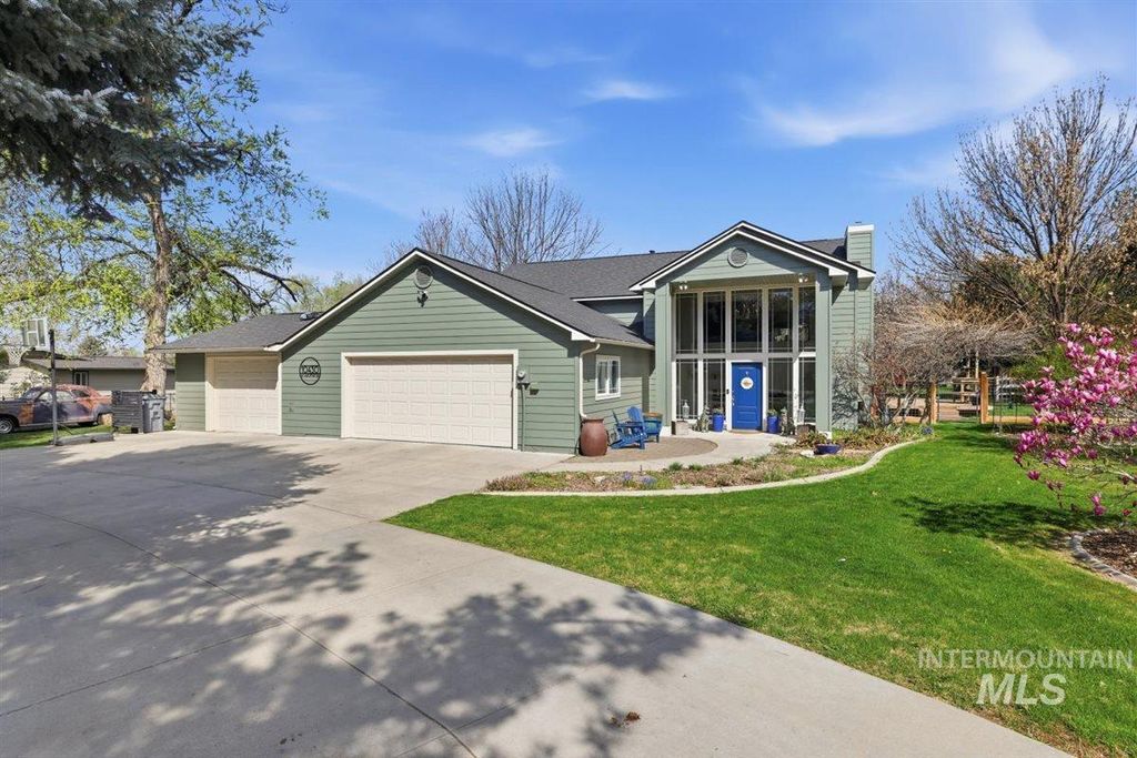 Photo of 10430 W La Hontan Dr, Boise, ID 83709 (MLS # 98980630)