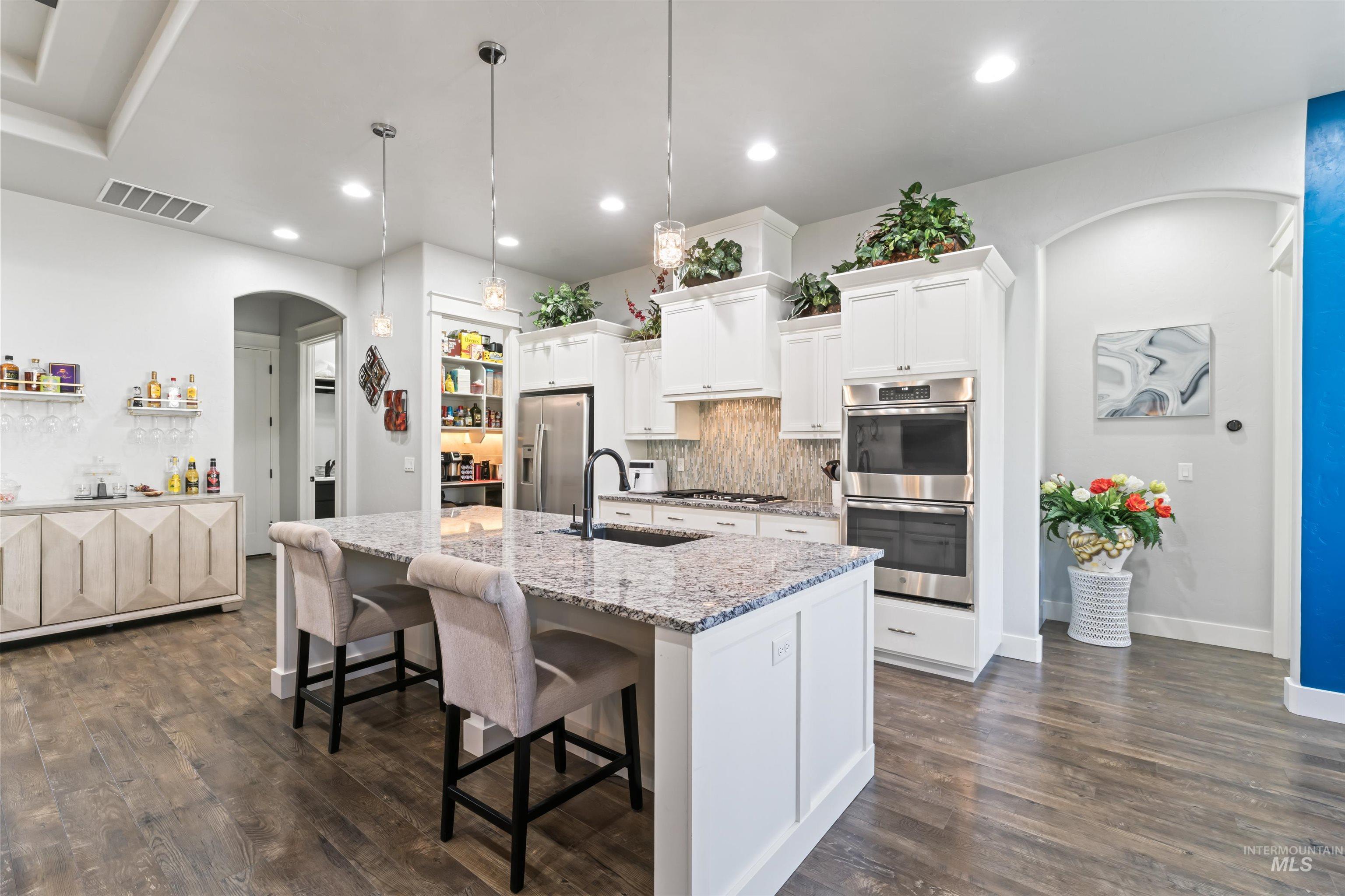 2133 N Star Garnet Ave.
