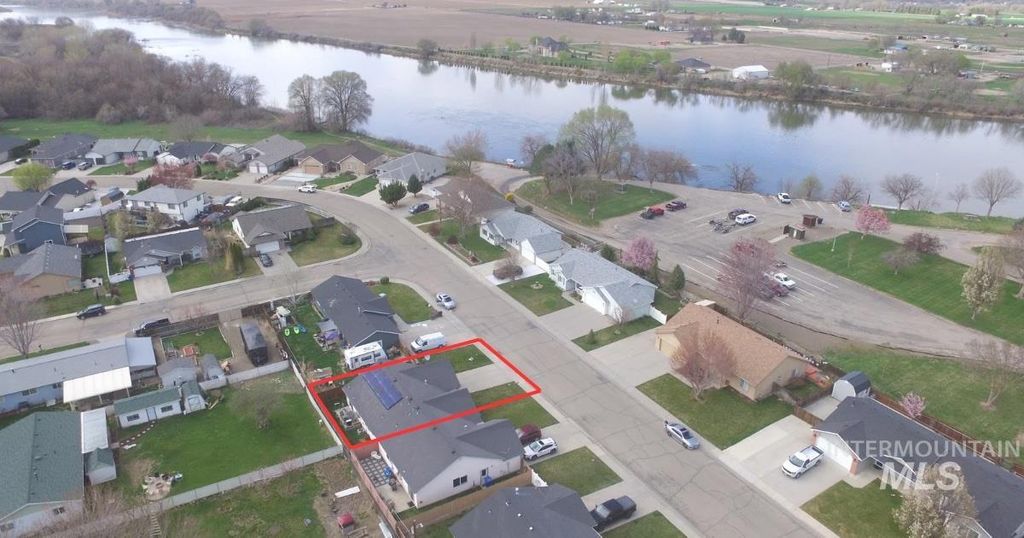 Photo of 334 17th Ave North Ave, Payette, ID 83661 (MLS # 98978627)