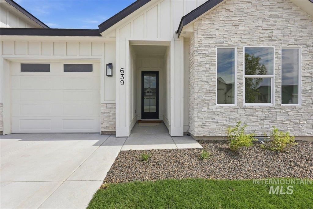 Photo of 639 W Millstone St, Middleton, ID 83644 (MLS # 98992344)