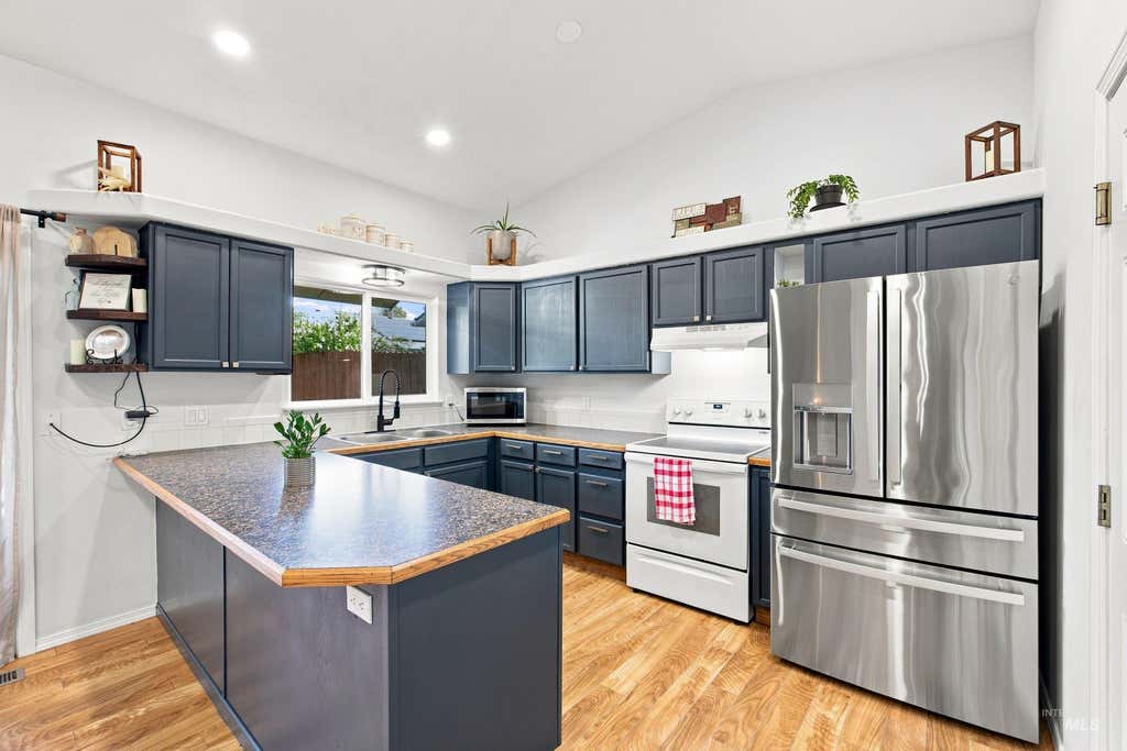 Photo of 2808 Fox Place, Nampa, ID 83687 (MLS # 98998113)
