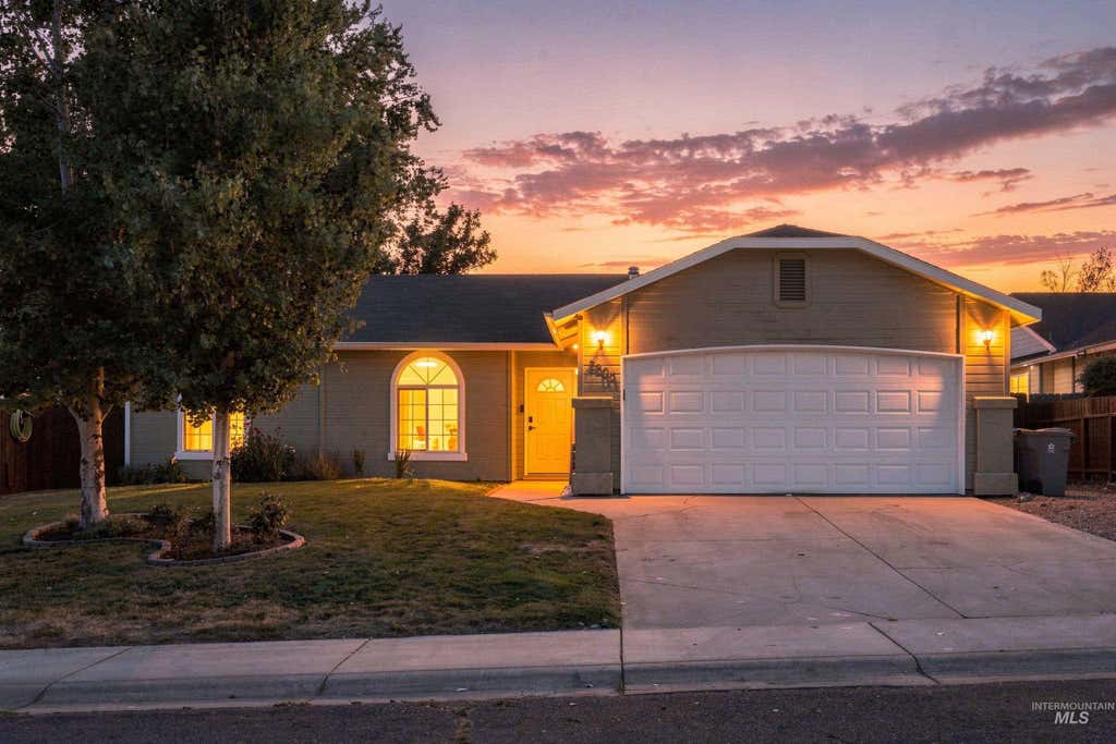 Photo of 2808 Fox Place, Nampa, ID 83687 (MLS # 98998113)