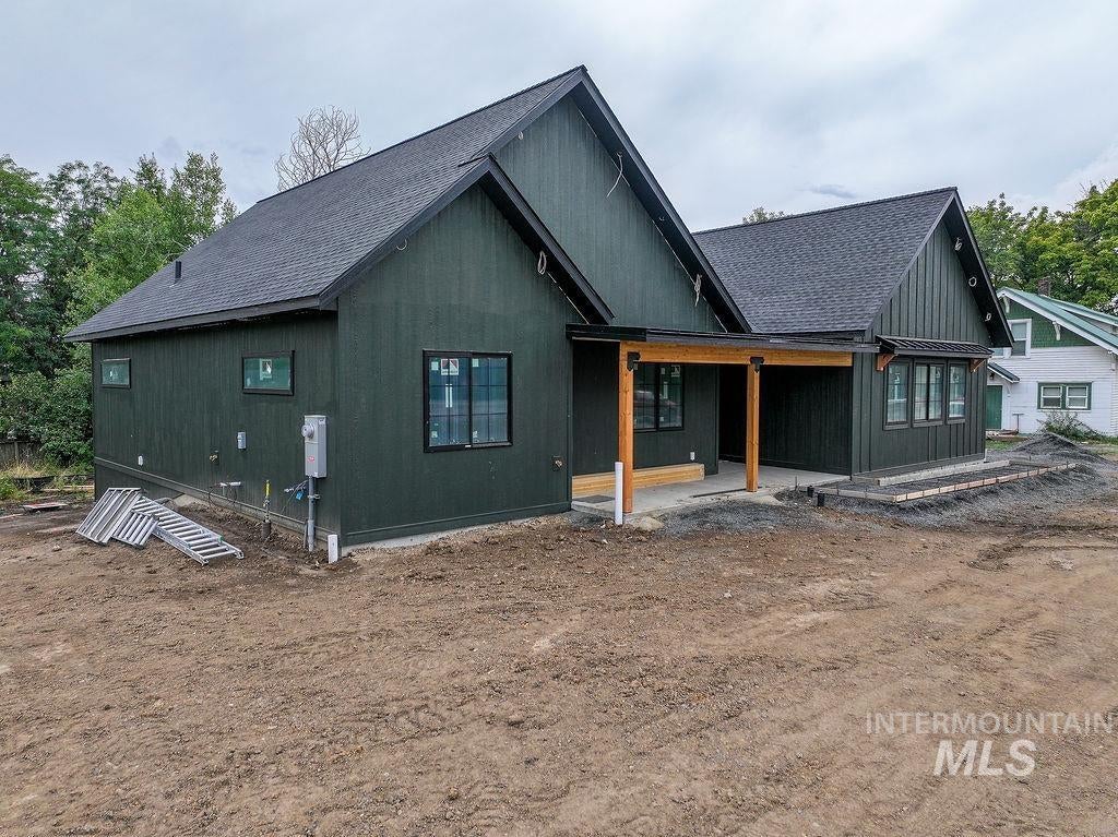 Photo of 1062 N Mountain View, Moscow, ID 83843 (MLS # 98996771)