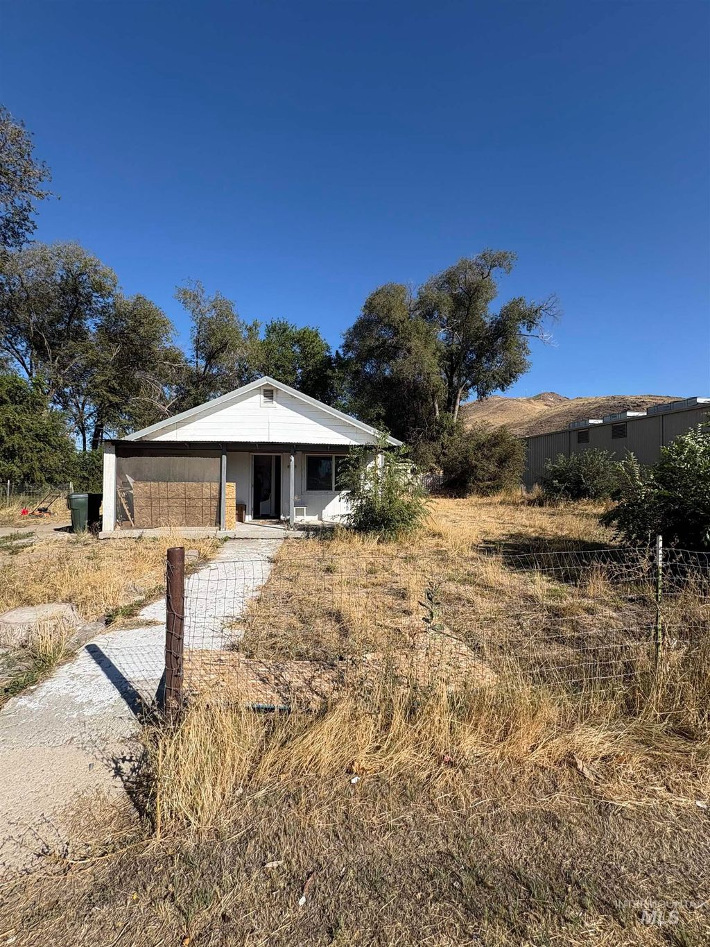 Photo of 324 N 10th St, Vale, OR 97918 (MLS # 98963082)