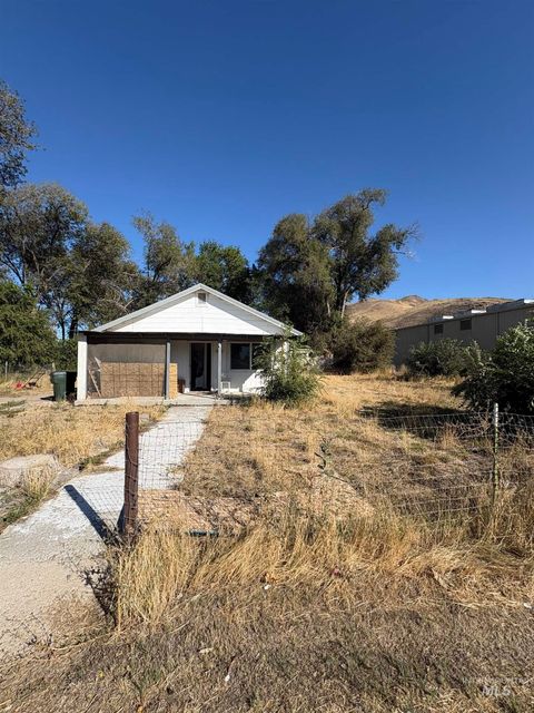 324 N 10th St Vale OR 97918