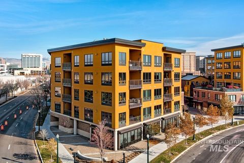 Photo of 880 W River Street #515, Boise, ID 83702 (MLS # 98983966)