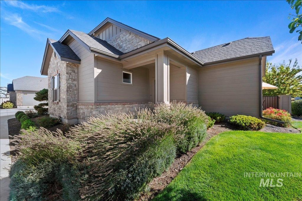 Photo of 4132 E Silverking Ln, Meridian, ID 83642 (MLS # 98963363)