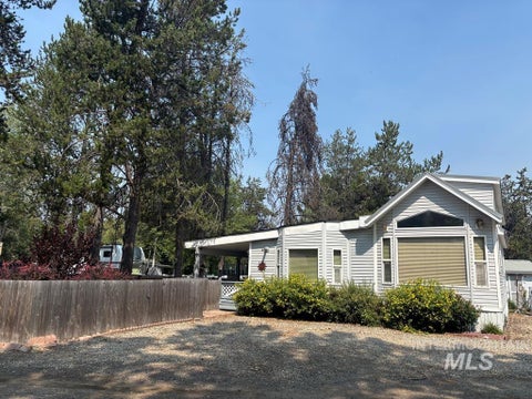 Photo of 514 Sawyer Street, Cascade, ID 83611 (MLS # 98998102)