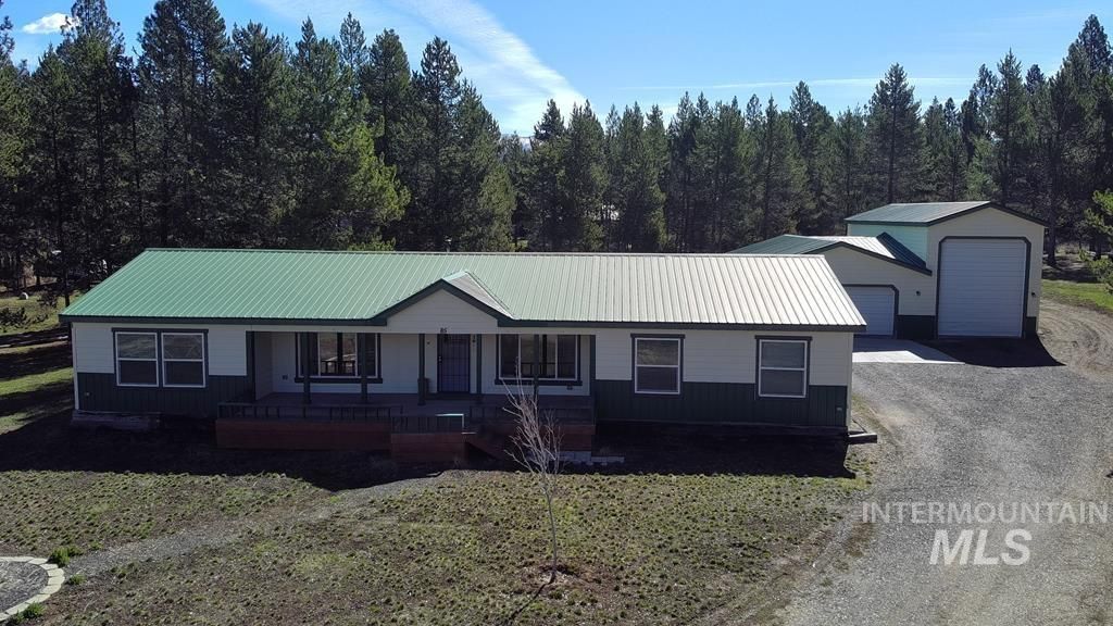 Photo of 85 W Prospectors Drive, Cascade, ID 83611 (MLS # 98983484)
