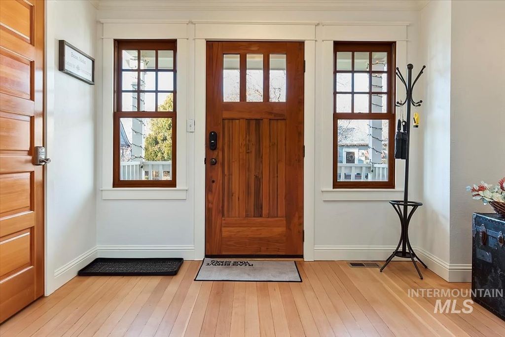 Photo of 1212 N 13th St, Boise, ID 83702 (MLS # 98982710)