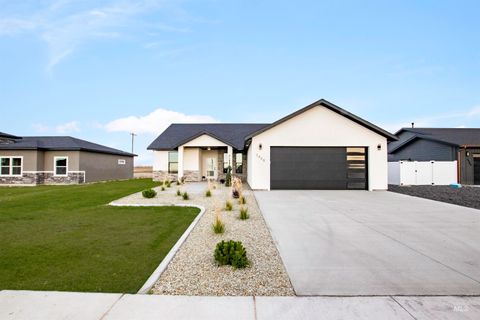 Photo of 2409 Jackson St N, Jerome, ID 83338 (MLS # 98964832)