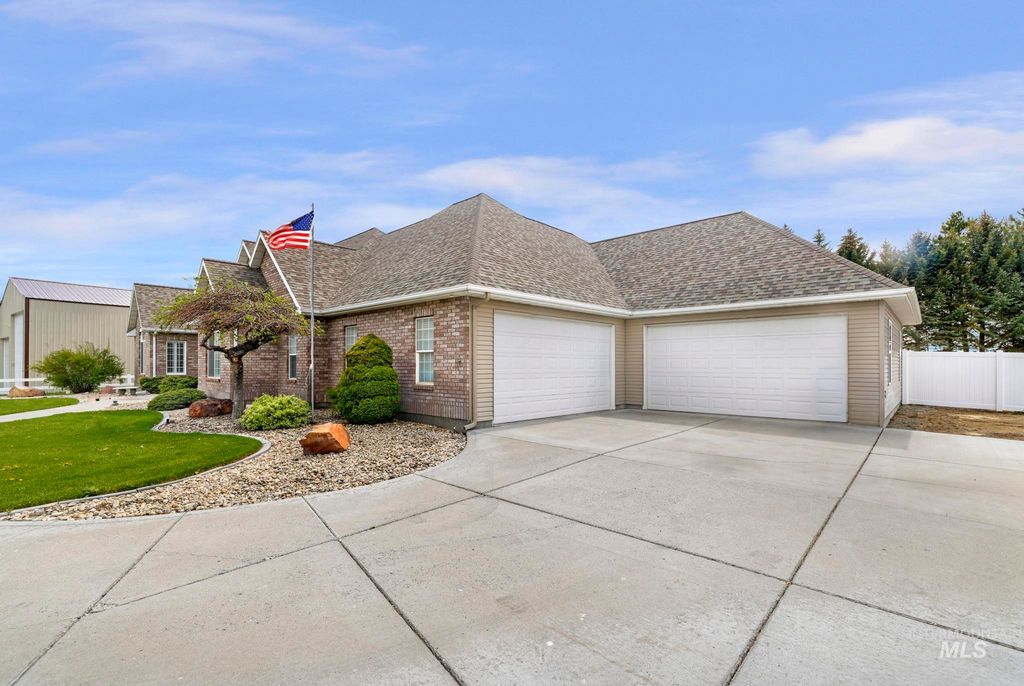 Photo of 2506 E 3707 N, Twin Falls, ID 83301 (MLS # 98983451)