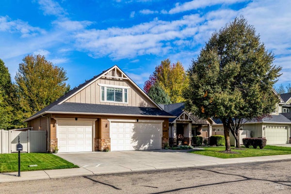 4048 N TALLGRASS AVE, MERIDIAN, ID 83646 - Image 2ebda43252ee44449e17294db10e26c3/2086005453