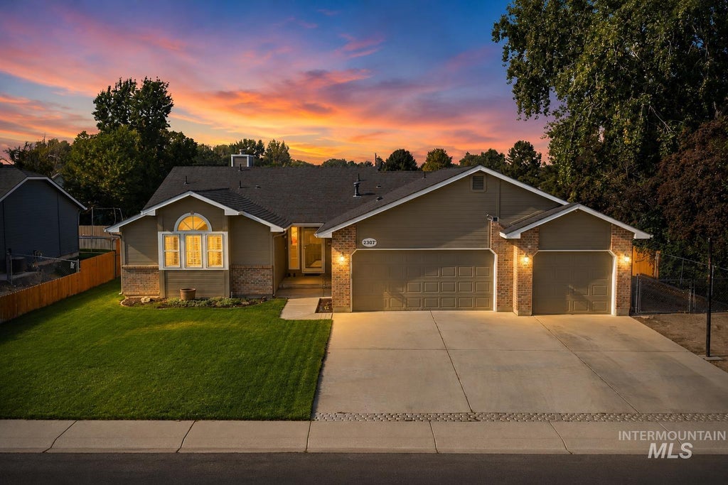 Photo of 2307 Pisces Dr, Nampa, ID 83651 (MLS # 98998807)