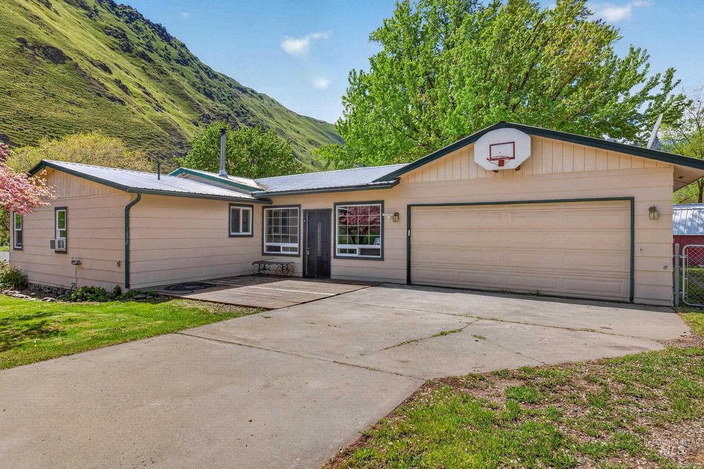 Photo of 100 Park St, Riggins, ID 83549 (MLS # 98979065)