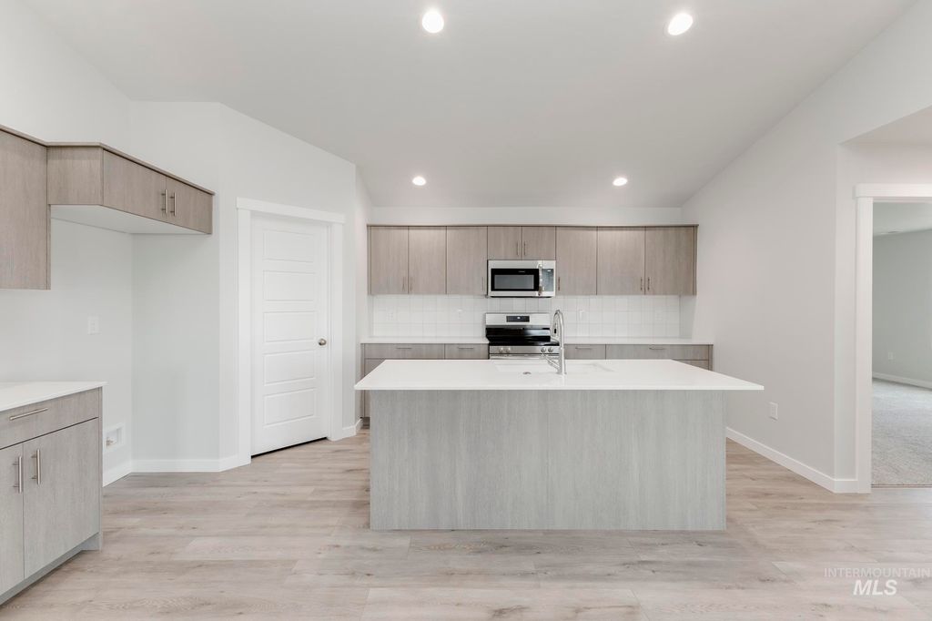 Photo of 9051 W Camellia St, Nampa, ID 83687 (MLS # 98965852)