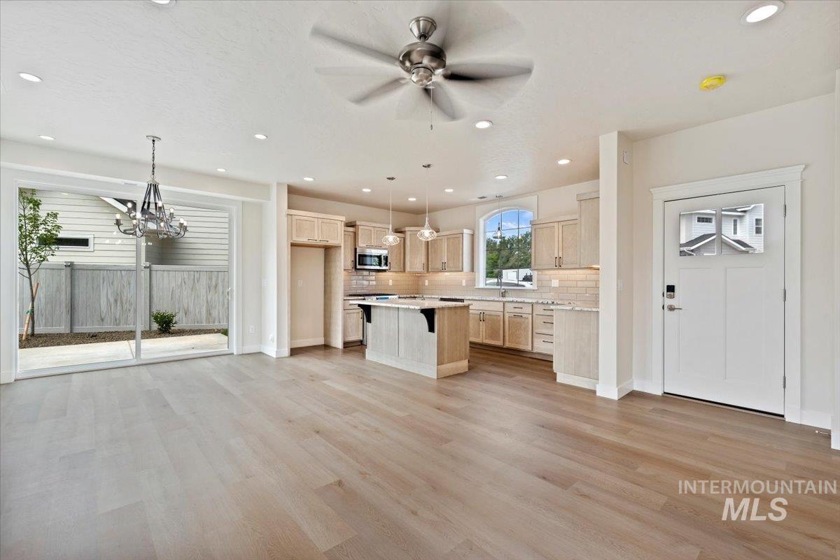 10061 W Mcmillan & 10063 Mcmillan (Adu)