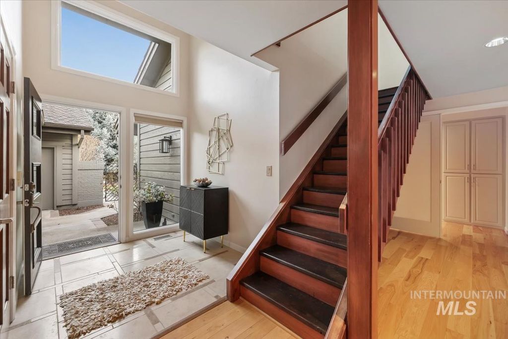 Photo of 1945 S Creekside Ln, Boise, ID 83706 (MLS # 98973942)