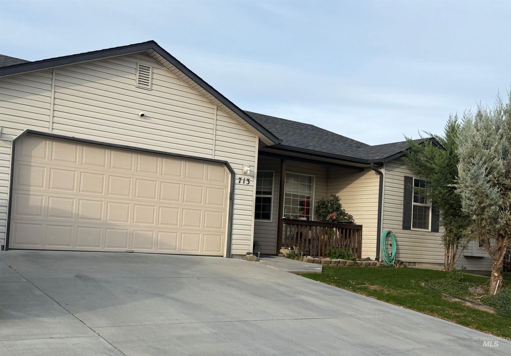 Photo of 713 E Trail Creek, Nampa, ID 83686 (MLS # 98965727)