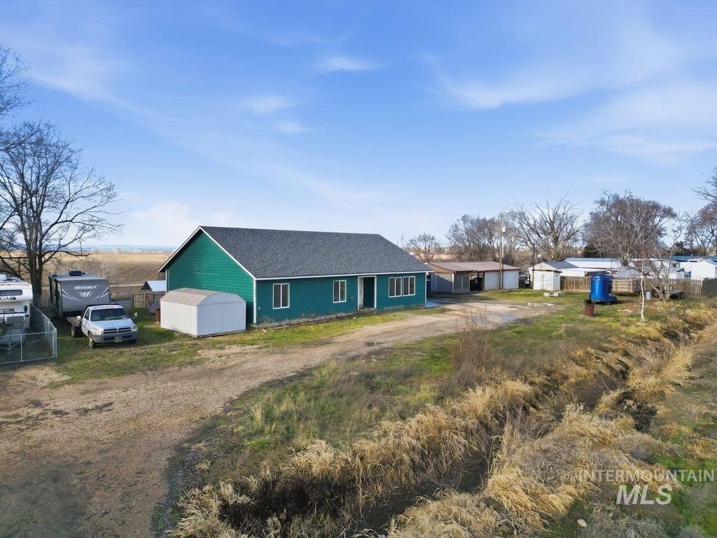 Photo of 28811 Old Hwy 30, Caldwell, ID 83607 (MLS # 98974501)