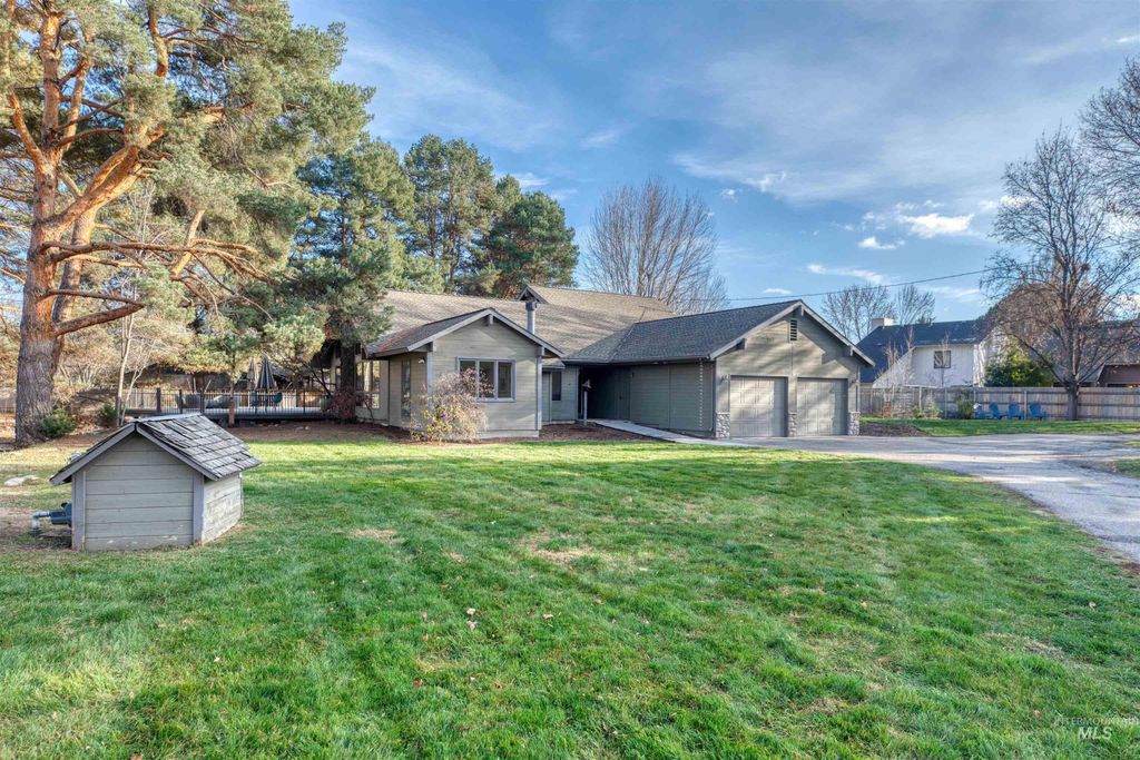 Photo of 1777 E Holden Ln, Boise, ID 83706 (MLS # 98969210)