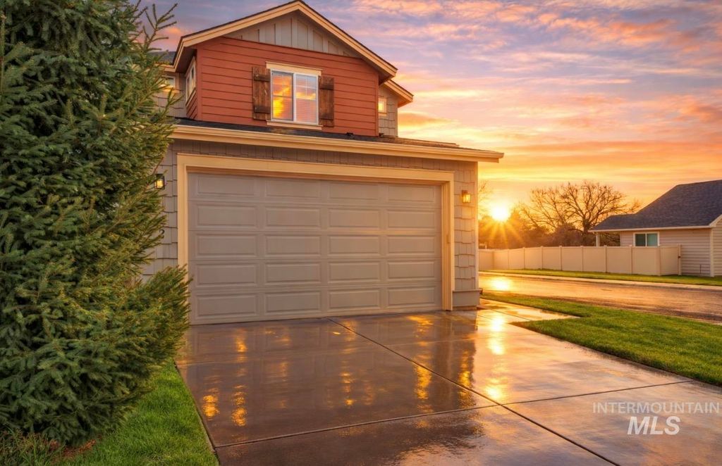 Photo of 9221 W Tillamook Dr, Boise, ID 83709 (MLS # 98971058)