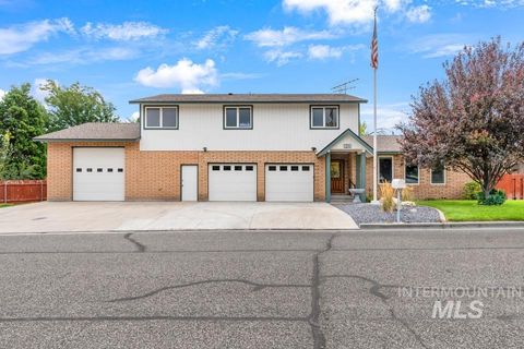 Photo of 1274 Arata Way, Ontario, OR 97914 (MLS # 98960006)