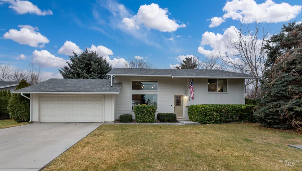 Photo of 2330 Filer Ave East Ave, Twin Falls, ID 83301 (MLS # 98972741)