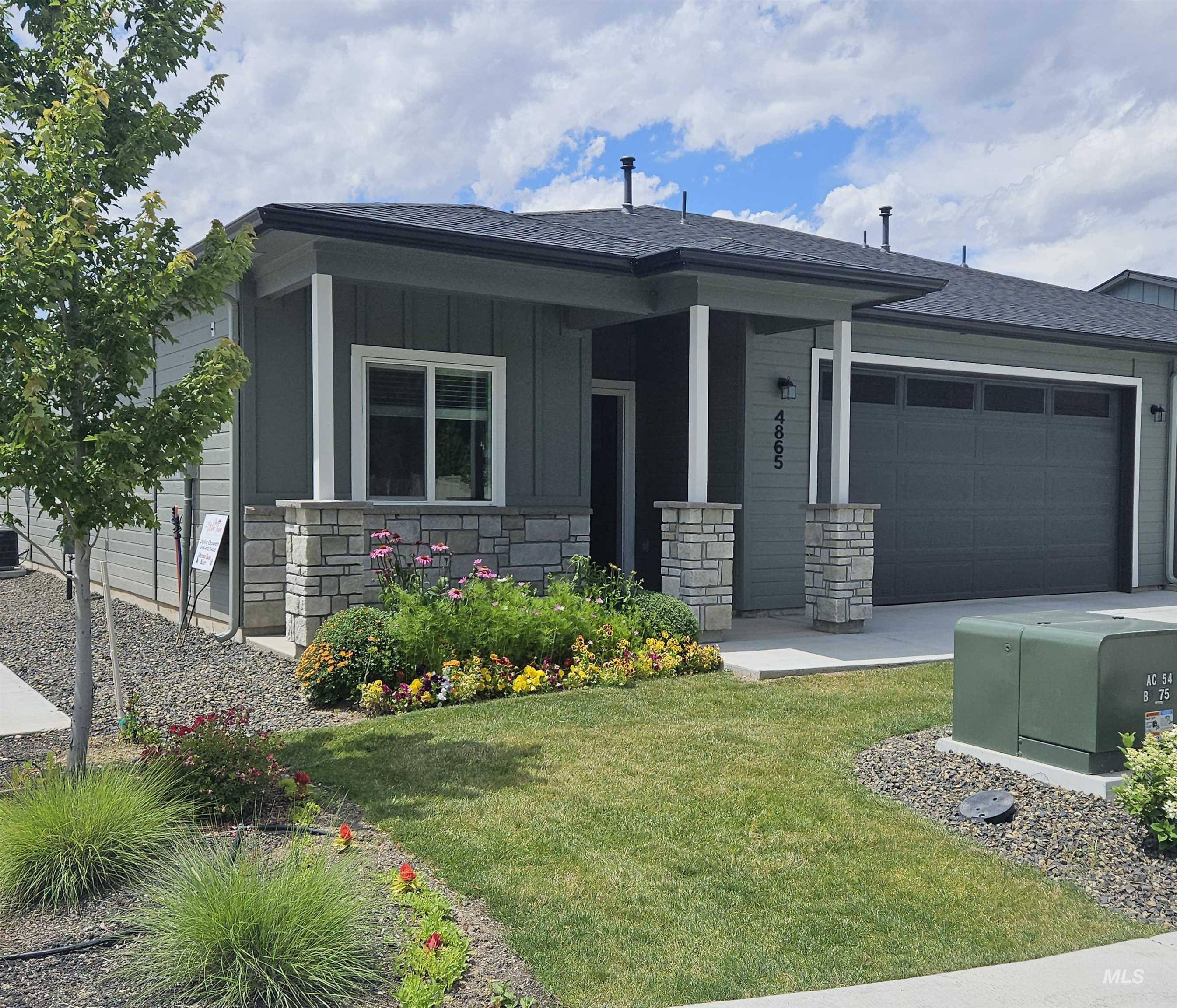 4865 N White Cap Lane