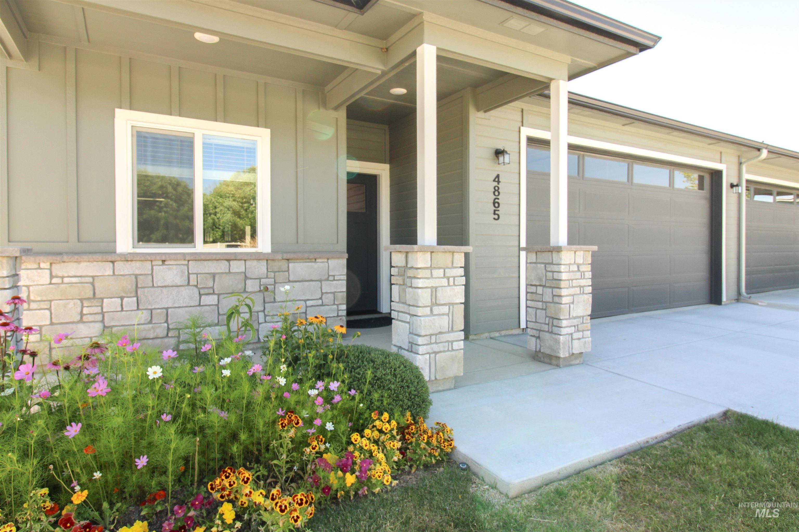 4865 N White Cap Lane