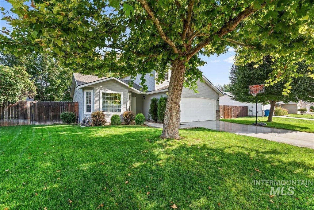 Photo of 2624 S Stonehedge Dr, Nampa, ID 83686 (MLS # 98998999)