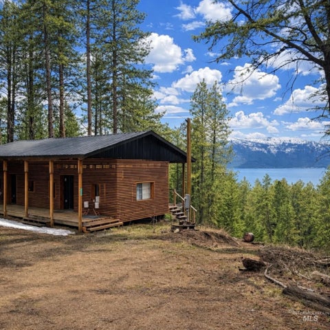 Photo of 1309 Laurel Drive, Cascade, ID 83611 (MLS # 98980104)