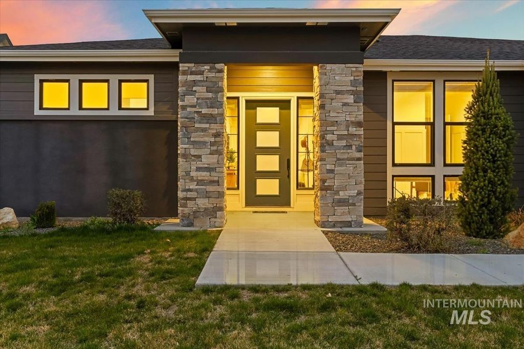 Photo of 3882 W Haverhill St, Eagle, ID 83616 (MLS # 98980141)