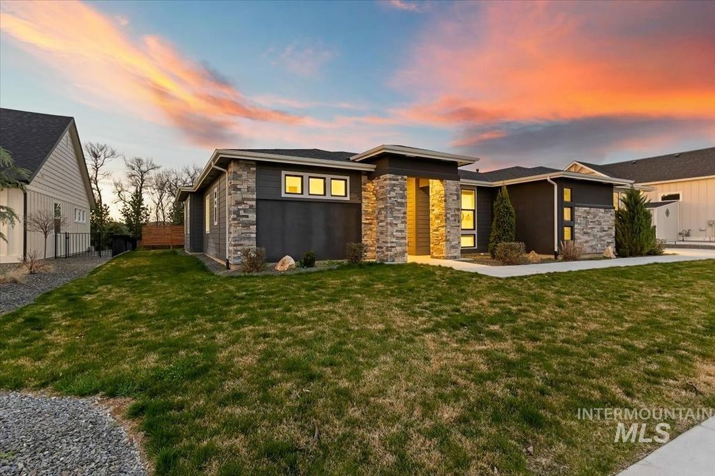 Photo of 3882 W Haverhill St, Eagle, ID 83616 (MLS # 98980141)