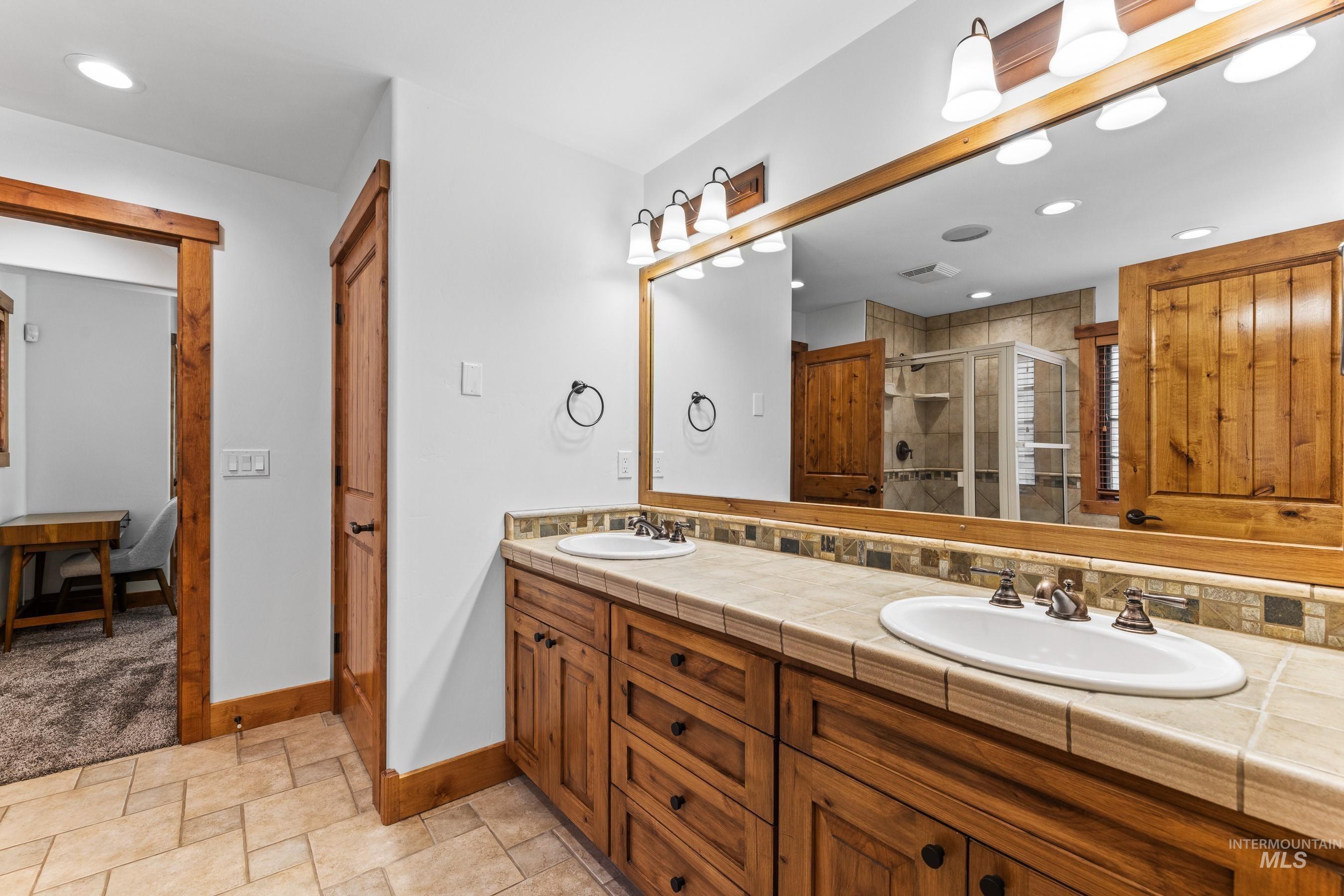 Bathroom dual vanitities