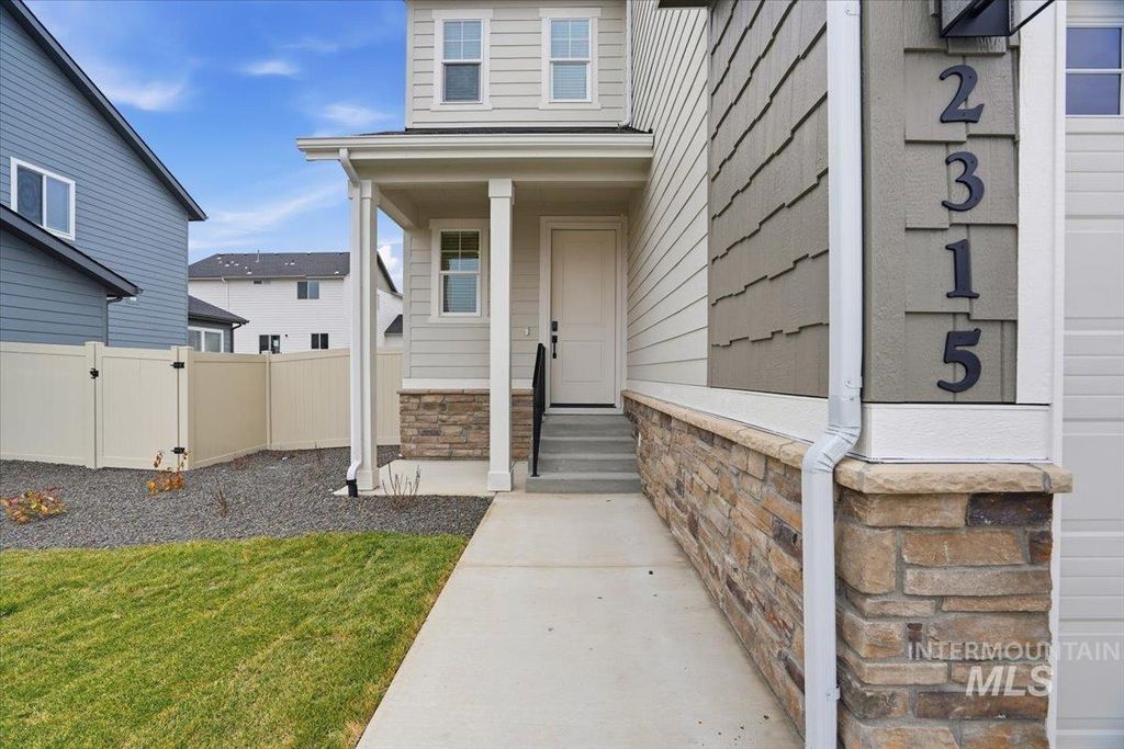 Photo of 2315 N Silver Wolf Pl, Star, ID 83669 (MLS # 98972425)