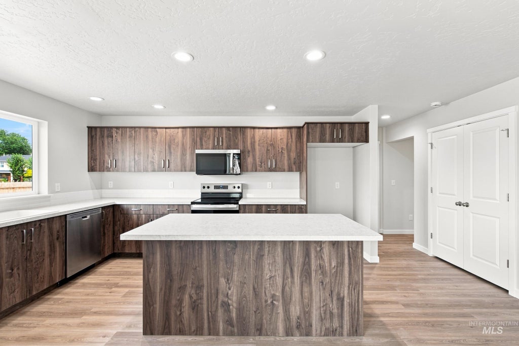 Photo of 1789 Gyrfalcon St, Middleton, ID 83644 (MLS # 99000945)