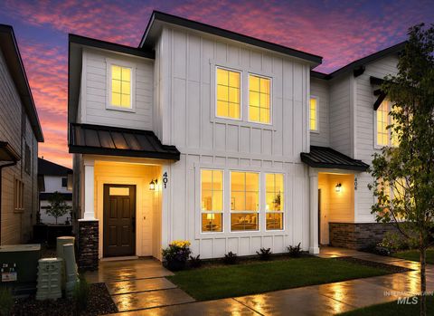 Photo of 401 N Zimmerman Way, Meridian, ID 83642 (MLS # 98986871)